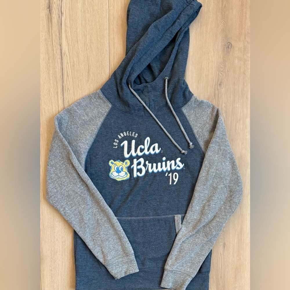 UCLA Bruins Hoodie Size S - Picture 3 of 8